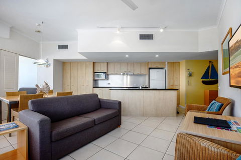 Rolling Surf Resort - Accommodation Australia 30