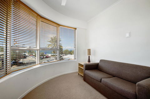 Rolling Surf Resort - Accommodation Australia 29