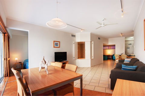 Rolling Surf Resort - Accommodation Australia 37
