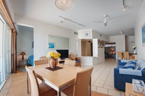 Rolling Surf Resort - Accommodation Australia 20