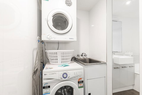 The Cove Noosa - Bed n Breakfasts 13