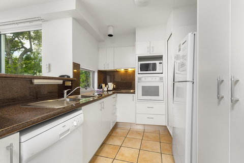 The Cove Noosa - Bed n Breakfasts 17