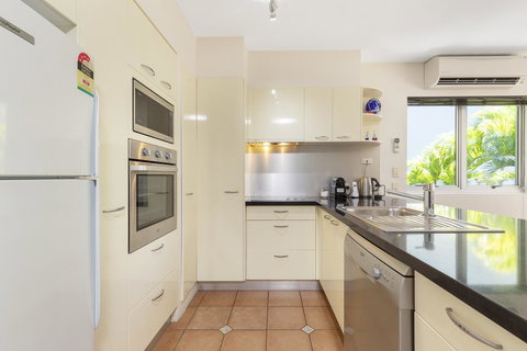 The Cove Noosa - Bed n Breakfasts 5