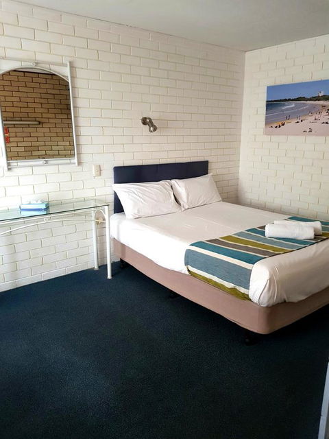 Twin Pines Motel - Accommodation Australia 6