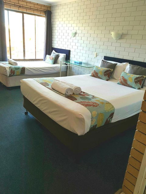 Twin Pines Motel - Accommodation Australia 4