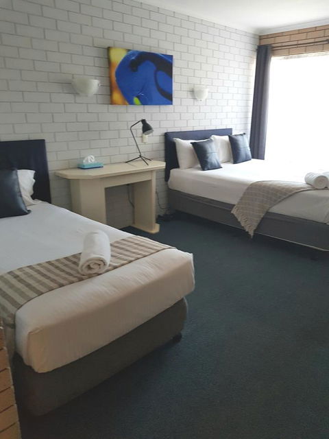 Twin Pines Motel - Accommodation Australia 13