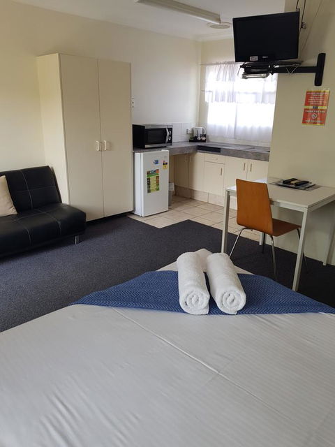 Twin Pines Motel - Accommodation Australia 15
