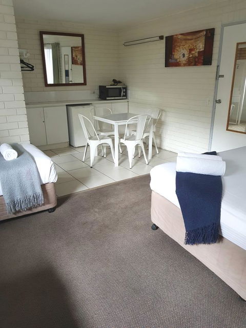Twin Pines Motel - Accommodation Australia 8