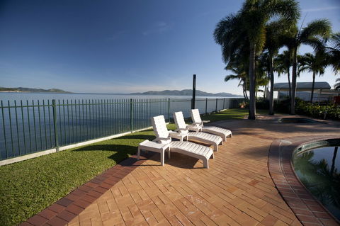 Mariners North Holiday Apartments - Accommodation Australia 4
