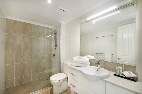 Mariners North Holiday Apartments - Accommodation Australia 39
