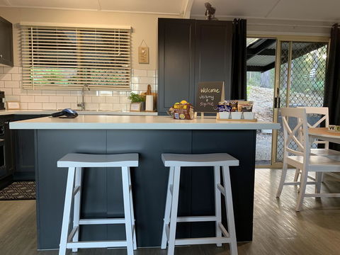 Bed & Breakfast 1 Bedroom Guest House - Australia Shopping 12