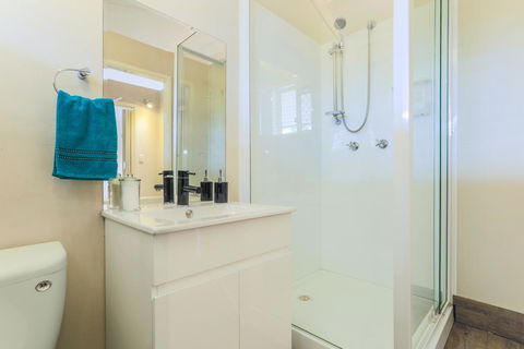 Bed & Breakfast 1 Bedroom Guest House - Australia Shopping 7