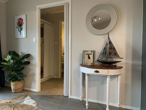 Bed & Breakfast 1 Bedroom Guest House - Australia Shopping 8