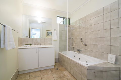 The Port Douglas Queenslander - Bed n Breakfasts 13