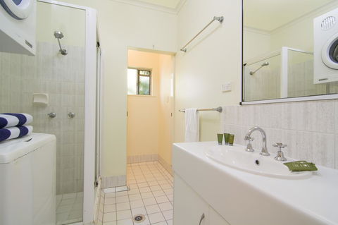 The Port Douglas Queenslander - Bed n Breakfasts 12