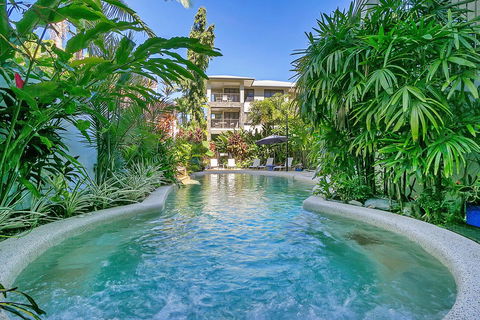 Sea Point On Trinity Beach - Accommodation Australia 0