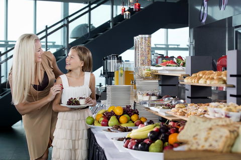 Q1 Resort & Spa - Official - Accommodation Australia 21