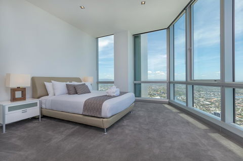 Q1 Resort & Spa - Official - Accommodation Australia 42