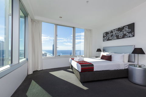Q1 Resort & Spa - Official - Accommodation Australia 25
