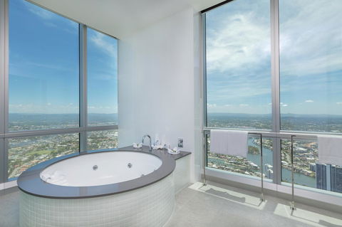 Q1 Resort & Spa - Official - Accommodation Australia 28