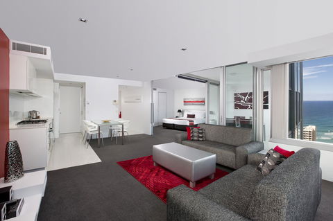 Q1 Resort & Spa - Official - Accommodation Australia 27