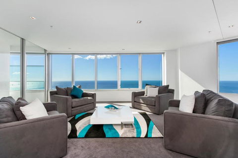 Q1 Resort & Spa - Official - Accommodation Australia 14