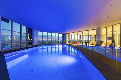 Q1 Resort & Spa - Official - Accommodation Australia 16