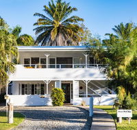Jamaica Beach House - Local Tourism