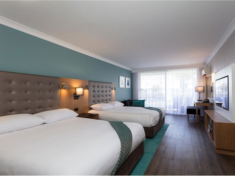 Sea World Resort - Local Tourism 1