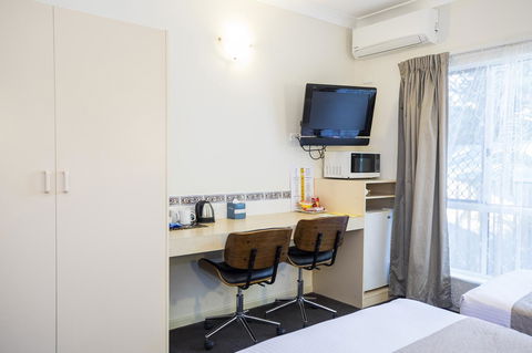 Emerald Maraboon Motor Inn - Australia Shopping 43