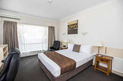 Emerald Maraboon Motor Inn - Australia Shopping 37
