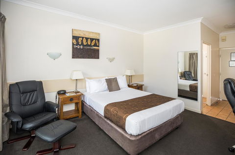 Emerald Maraboon Motor Inn - Australia Shopping 36