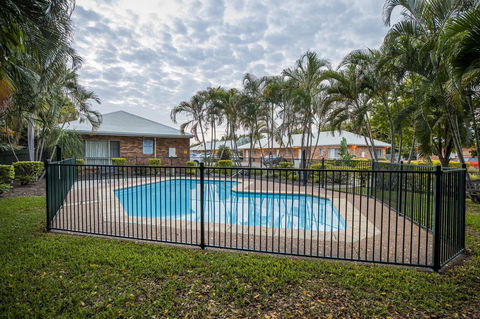 Emerald Maraboon Motor Inn - Australia Shopping 11