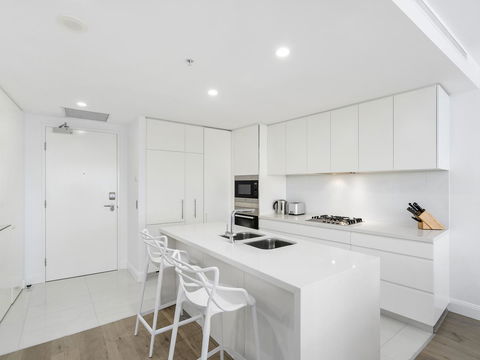 Oracle Resort Broadbeach - Gclr - Accommodation Australia 14