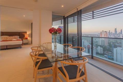 Oracle Resort Broadbeach - Gclr - Accommodation Australia 10
