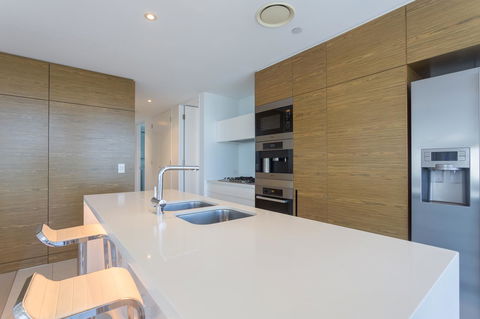 Oracle Resort Broadbeach - Gclr - Accommodation Australia 28