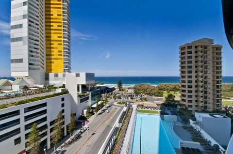 Oracle Resort Broadbeach - Gclr - Accommodation Australia 8