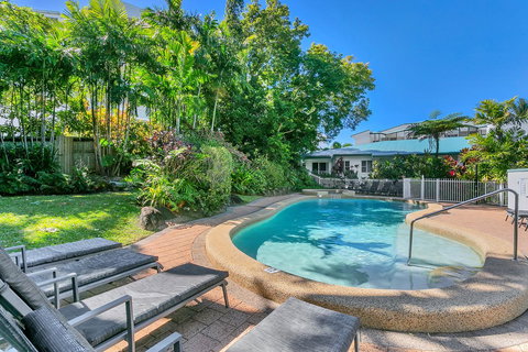 Roydon Beachfront Apartments - Accommodation Australia 17