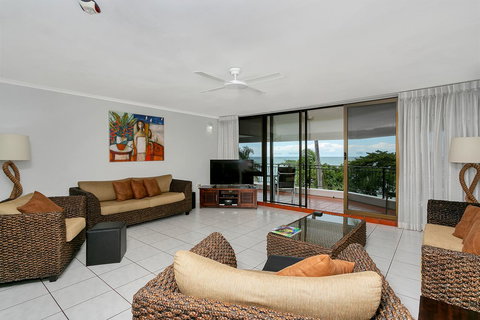 Roydon Beachfront Apartments - Accommodation Australia 4