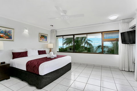 Roydon Beachfront Apartments - Accommodation Australia 3