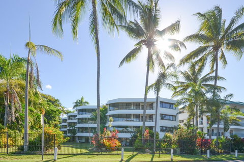 Roydon Beachfront Apartments - Accommodation Australia 28