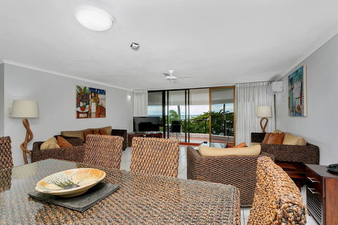 Roydon Beachfront Apartments - Accommodation Australia 21