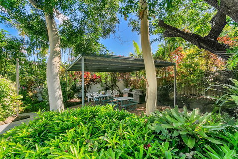 Roydon Beachfront Apartments - Accommodation Australia 18