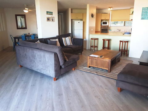 Casablanca Beachfront Apartments - Accommodation Australia 5