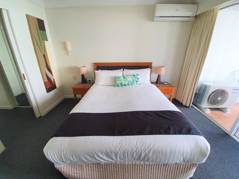 Broadbeach Holiday Apartments - Accommodation Australia 28