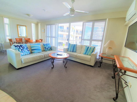 Broadbeach Holiday Apartments - Accommodation Australia 17