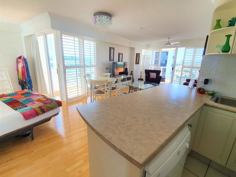 Broadbeach Holiday Apartments - Accommodation Australia 9