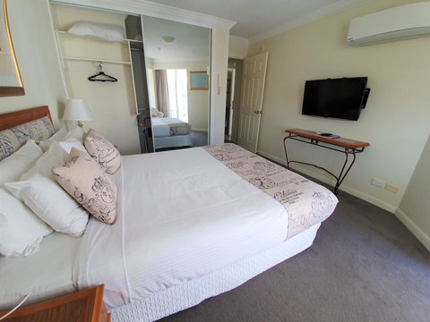 Broadbeach Holiday Apartments - Accommodation Australia 13