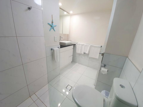 Broadbeach Holiday Apartments - Accommodation Australia 8