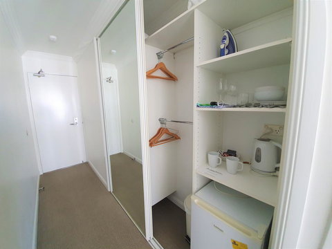 Broadbeach Holiday Apartments - Accommodation Australia 18